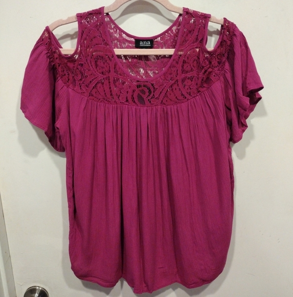 NWT a.n.a. Women's Fuchsia Lace Bodice Cold Shoulder Top Sz M-Boho Barbiecore - Picture 1 of 8